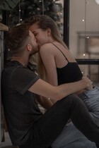 Между двух огней / Vladka Katkova